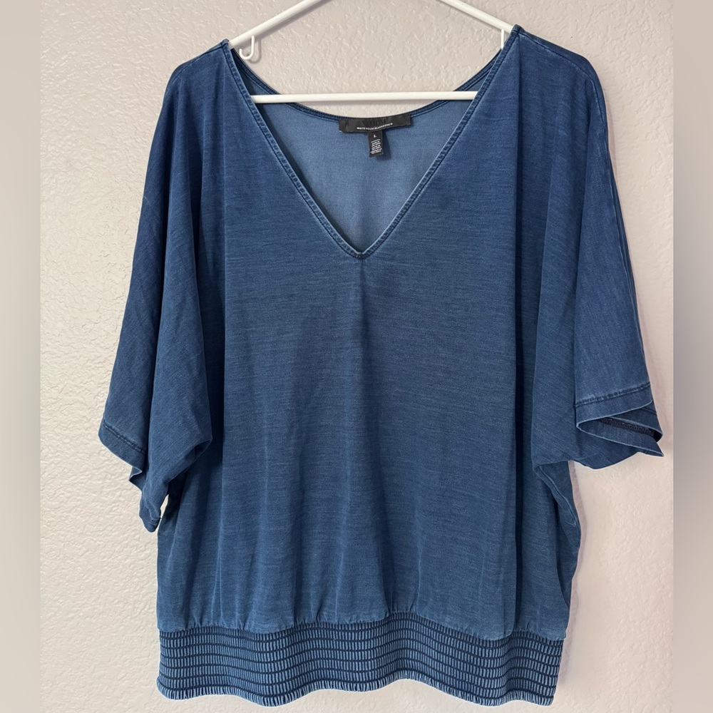 White House Black Market Denim Look Blue V-Neck Kimono Sleeve T Shirt in Large.